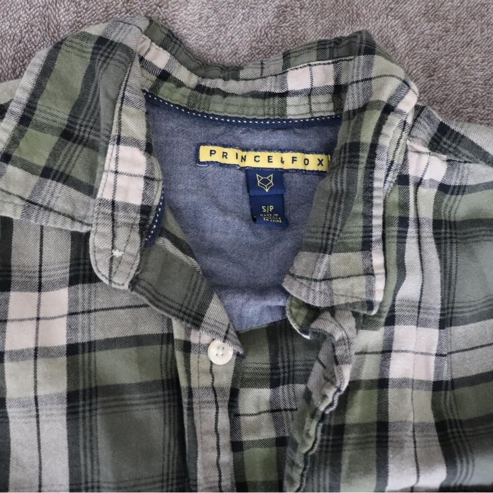 Women’s flannel, dark green, size small, Prince fox